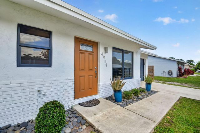 4911 Neros Drive, Greenacres, FL 33463
