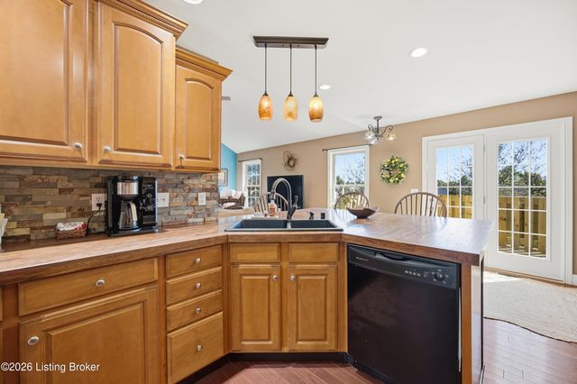 5109 Pebble Beach Ct, Lawrenceburg, KY 40342