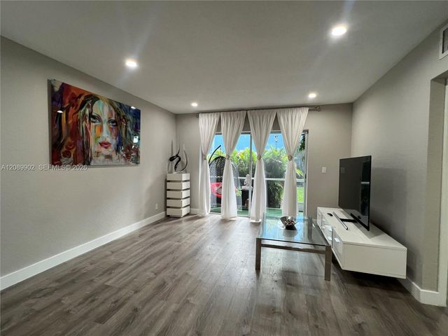1432 S Lakeside Drive 5, Lake Worth, FL 33460