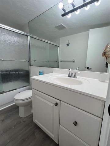 1432 S Lakeside Drive 5, Lake Worth, FL 33460