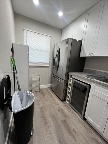 1432 S Lakeside Drive 5, Lake Worth, FL 33460