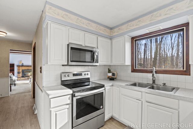 4661 Cherry Street, Holland, MI 49423