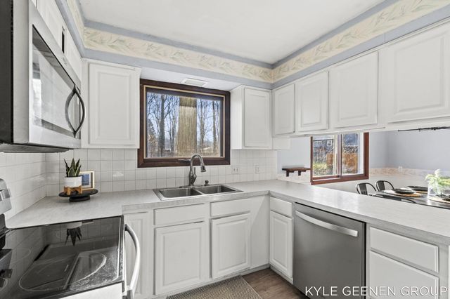 4661 Cherry Street, Holland, MI 49423