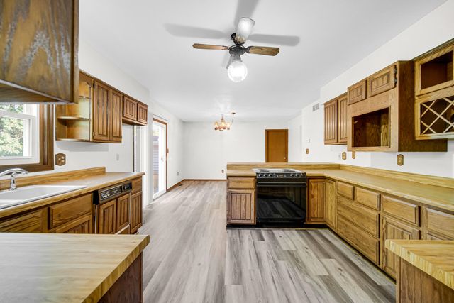 1003 S 150 W, Kouts, IN 46347