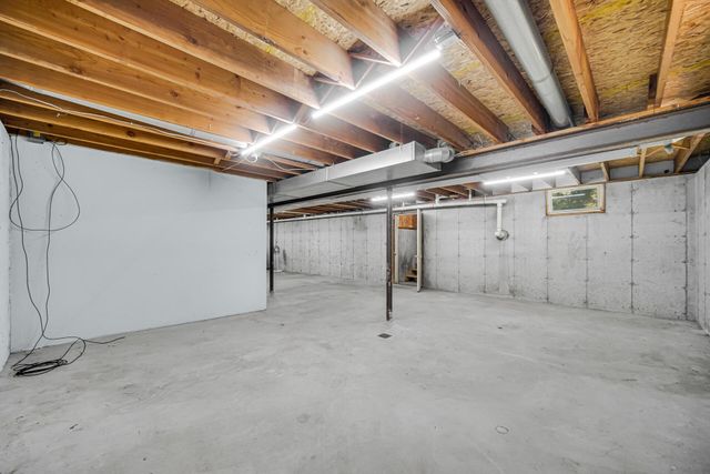1003 S 150 W, Kouts, IN 46347