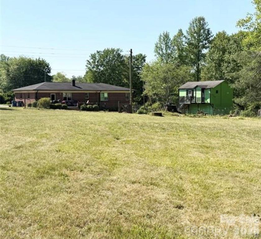 3162 Morganton Boulevard SW, Lenoir, NC 28645