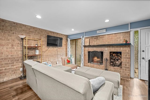 509 Kenneth Circle, Elgin, IL 60120