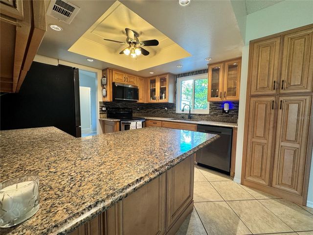 4811 79TH AVENUE PLAZA E, Sarasota, FL 34243