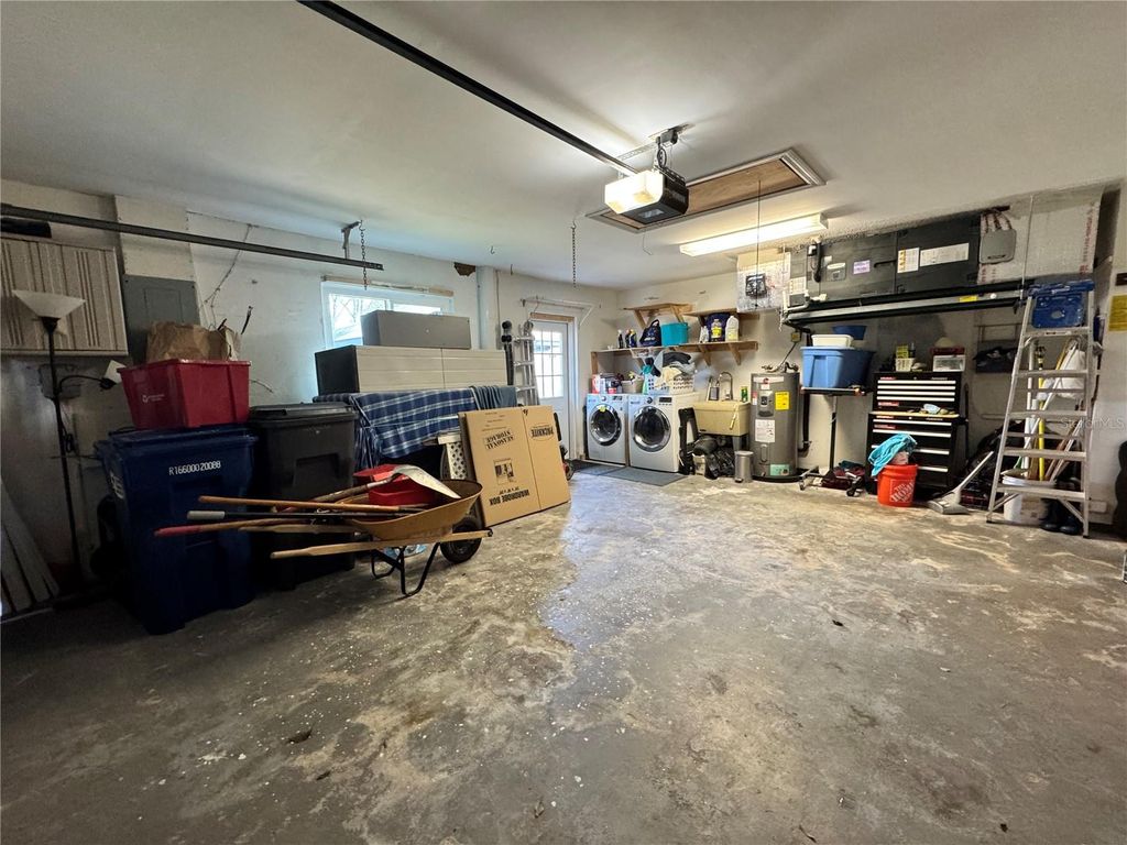 Image 28 of property listing at 4811 79TH AVENUE PLAZA E, Sarasota, FL 34243