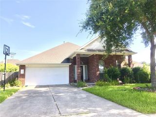 10101 Hidden Falls Drive, Pearland, TX 77584