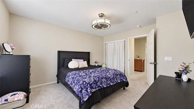 14671 Sherman Way, Van Nuys, CA 91405