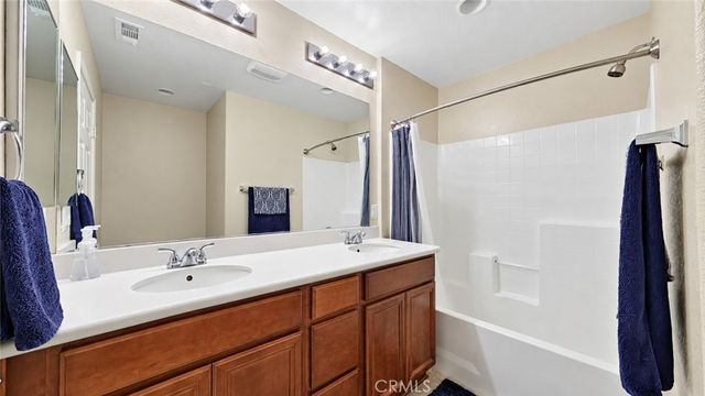 14671 Sherman Way, Van Nuys, CA 91405