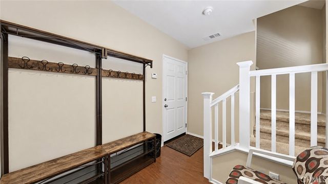 14671 Sherman Way, Van Nuys, CA 91405
