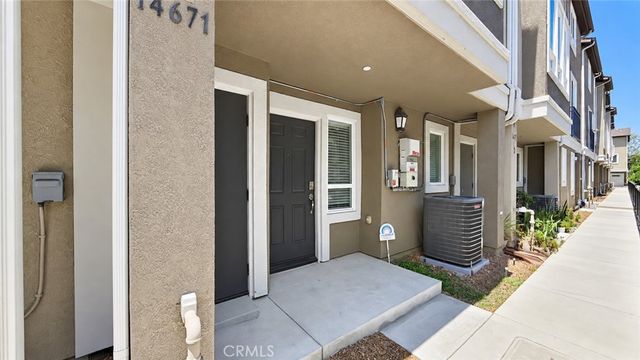 14671 Sherman Way, Van Nuys, CA 91405