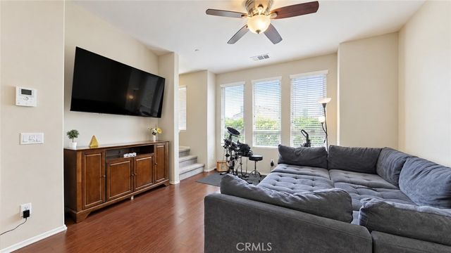 14671 Sherman Way, Van Nuys, CA 91405