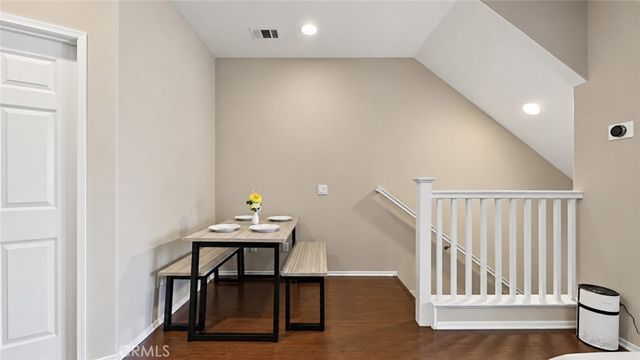 14671 Sherman Way, Van Nuys, CA 91405