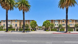 14671 Sherman Way, Van Nuys, CA 91405