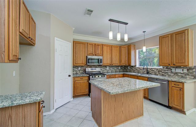 37703 Galleria Oaks Lane, Magnolia, TX 77354