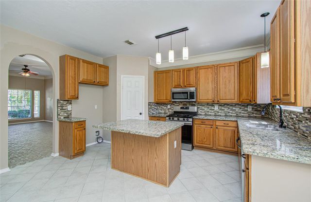 37703 Galleria Oaks Lane, Magnolia, TX 77354