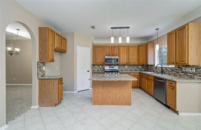 37703 Galleria Oaks Lane, Magnolia, TX 77354