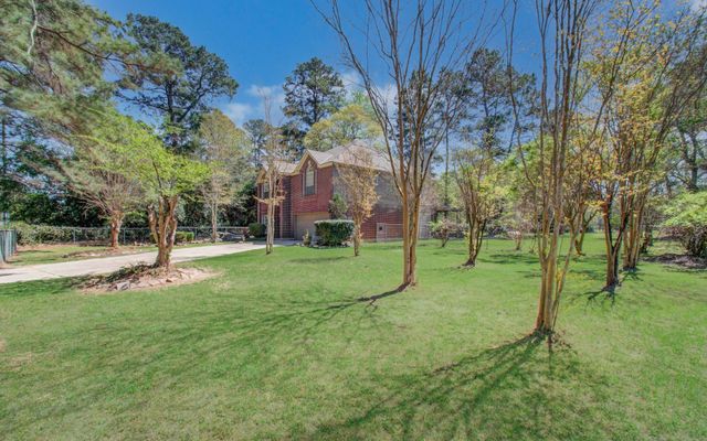 37703 Galleria Oaks Lane, Magnolia, TX 77354