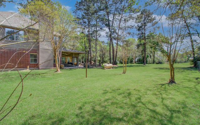 37703 Galleria Oaks Lane, Magnolia, TX 77354