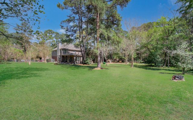 37703 Galleria Oaks Lane, Magnolia, TX 77354