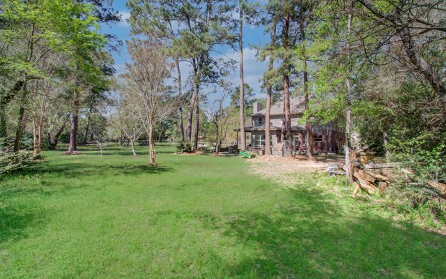 37703 Galleria Oaks Lane, Magnolia, TX 77354