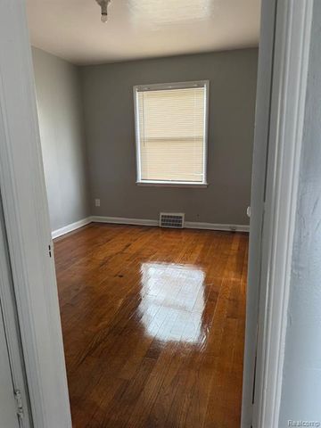 19706 Moross Road, Detroit, MI 48224
