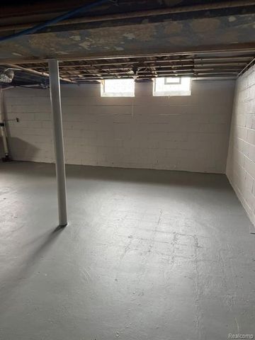 19706 Moross Road, Detroit, MI 48224