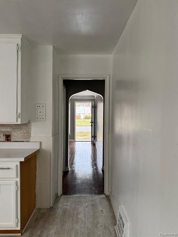 19706 Moross Road, Detroit, MI 48224