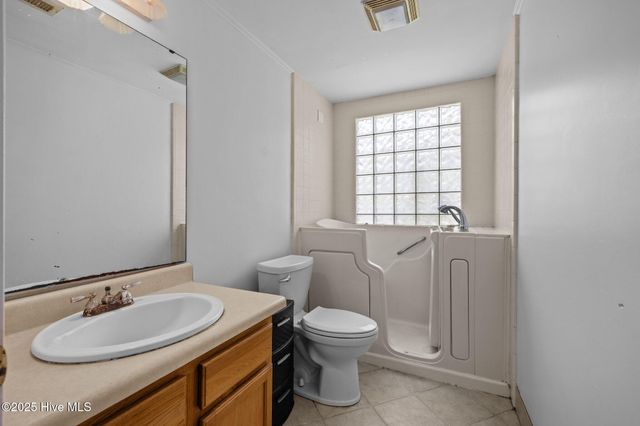 158 Channel Rock Road, Beaufort, NC 28516