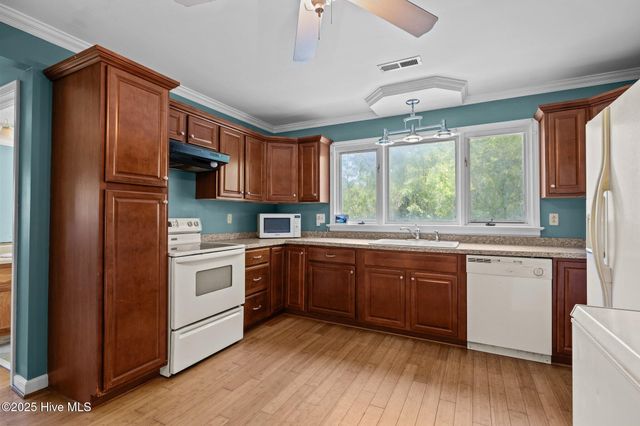 158 Channel Rock Road, Beaufort, NC 28516