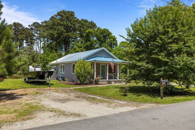 158 Channel Rock Road, Beaufort, NC 28516