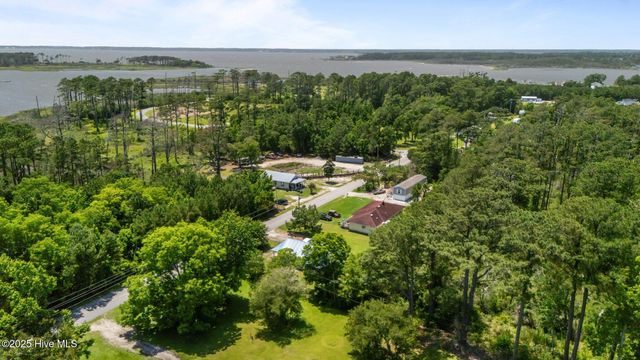 158 Channel Rock Road, Beaufort, NC 28516