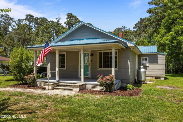 158 Channel Rock Road, Beaufort, NC 28516