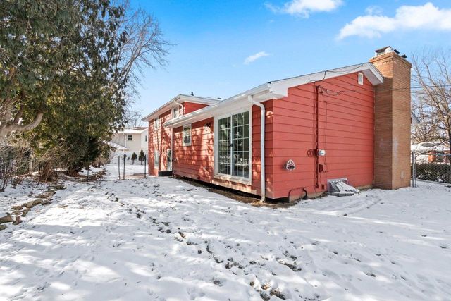 3263 S CLAY STREET, Green Bay, WI 54301