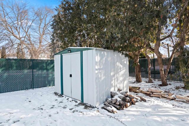 3263 S CLAY STREET, Green Bay, WI 54301