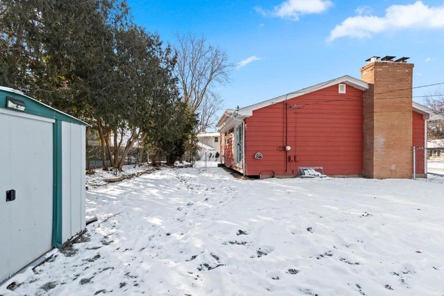 3263 S CLAY STREET, Green Bay, WI 54301