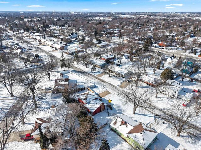 3263 S CLAY STREET, Green Bay, WI 54301