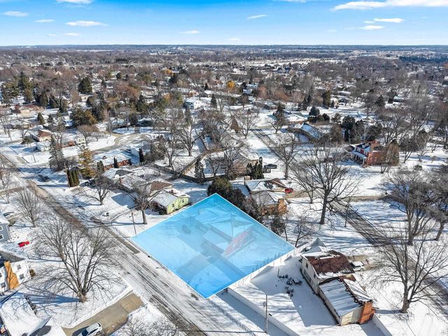 3263 S CLAY STREET, Green Bay, WI 54301