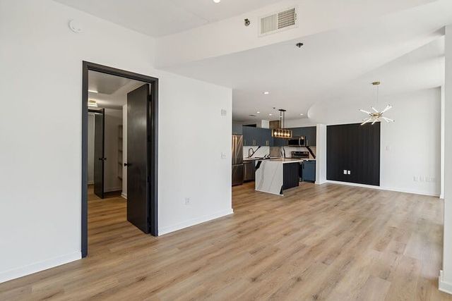 600 12th Ave S Apt 1206, Nashville, TN 37203