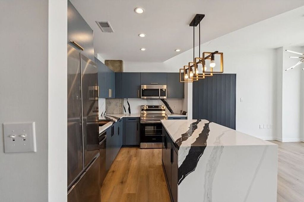 600 12th Ave S Apt 1206, Nashville, TN 37203