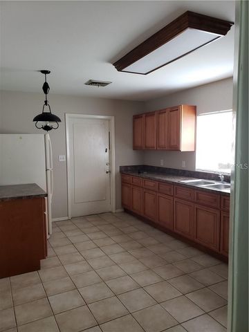 321 E BERESFORD AVENUE, Deland, FL 32724