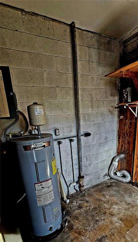 321 E BERESFORD AVENUE, Deland, FL 32724