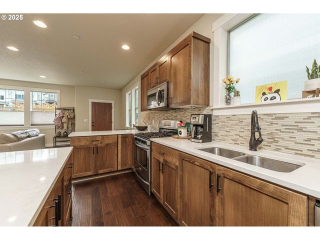 11151 Sw BERLIN Ave, Wilsonville, OR 97070