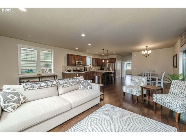 11151 Sw BERLIN Ave, Wilsonville, OR 97070