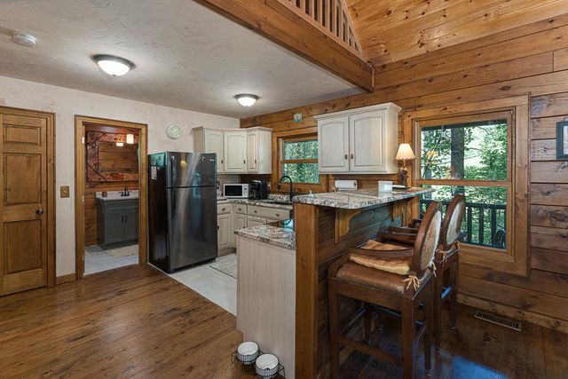 399 Vineyard Creek Way, Murphy, NC 28906