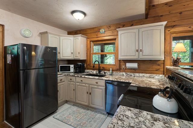 399 Vineyard Creek Way, Murphy, NC 28906