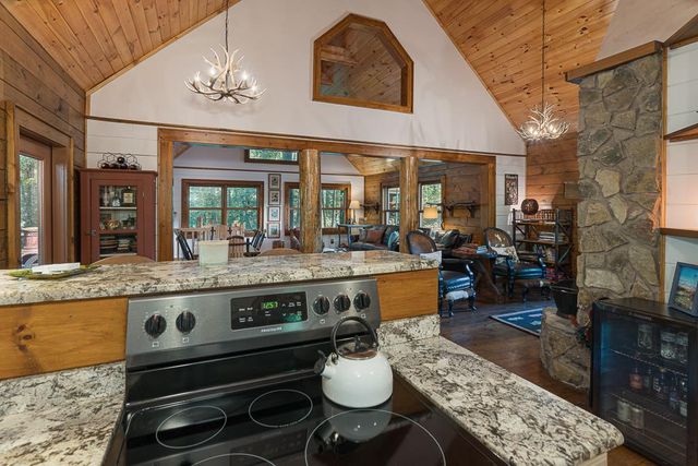 399 Vineyard Creek Way, Murphy, NC 28906